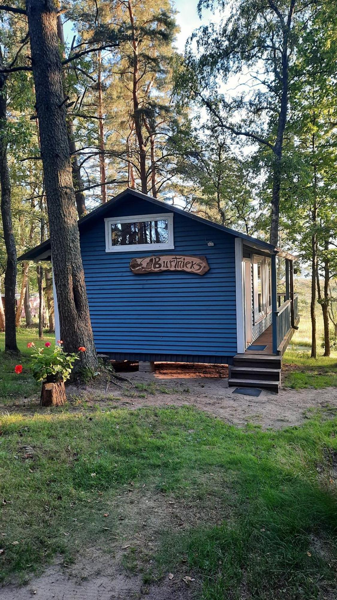 Kempings Ezerpriedes Burtnieki  Extérieur photo