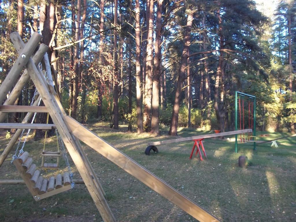 Kempings Ezerpriedes Burtnieki  Extérieur photo